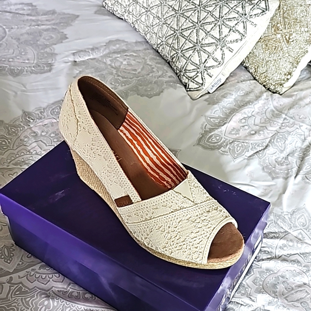 Brand New Madden Girl Wedges